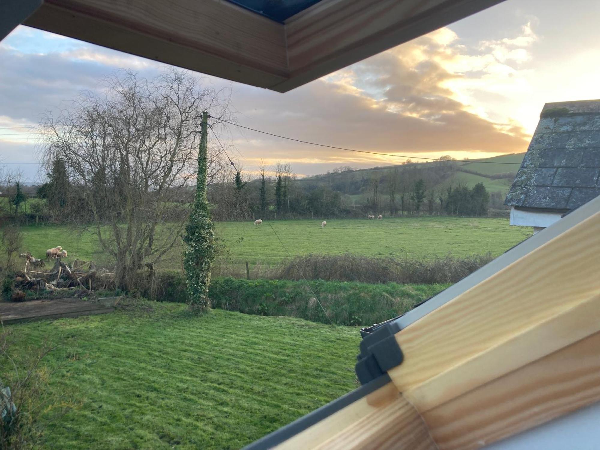 Rural Devon Retreat In Stunning Exe Valley. Apartamento *