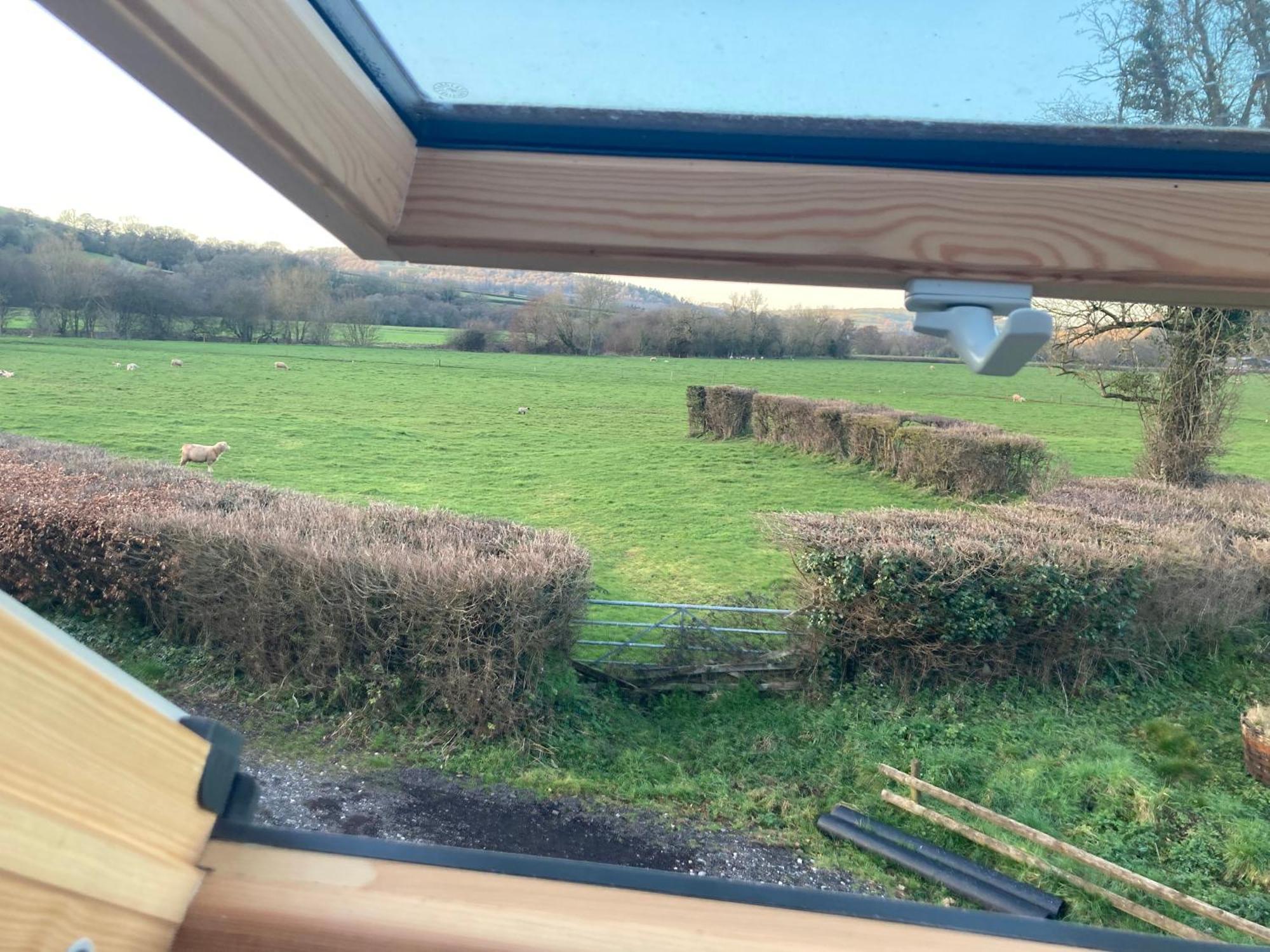 Rural Devon Retreat In Stunning Exe Valley. Apartment *